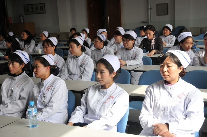 医院儿科护士长竞聘演讲稿